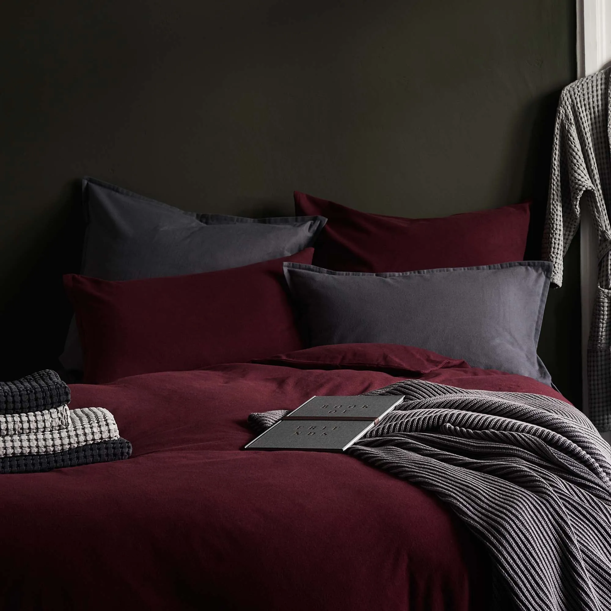 Moreira Flannel Bedding [Grey]