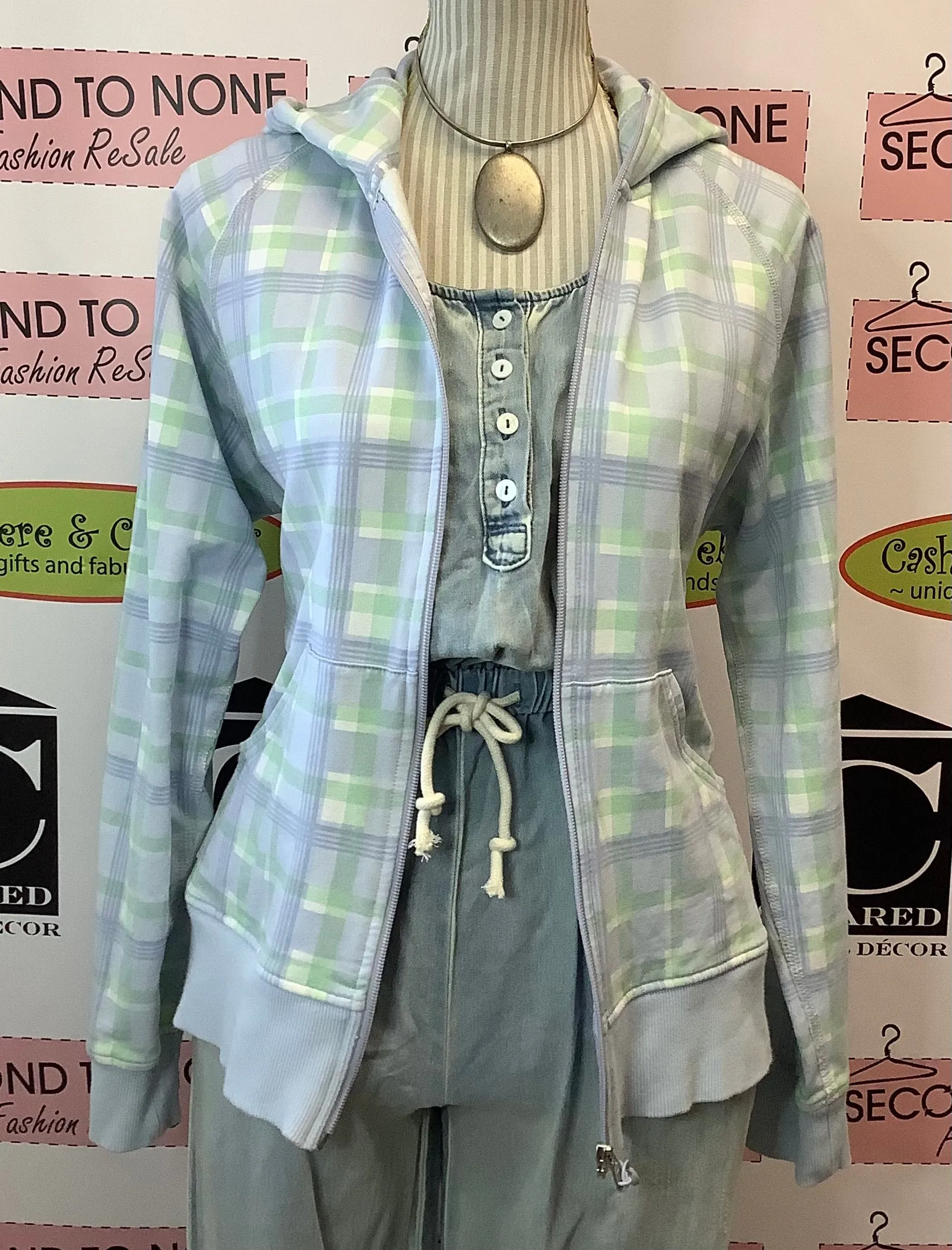 Pastel Plaid Hoodie (Size M)